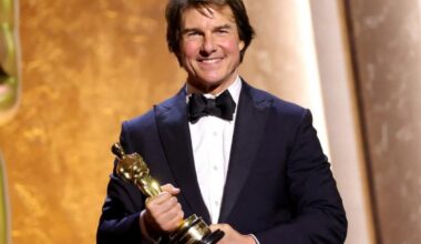 Tom Cruise riceve l'Oscar alla carriera: «Il cinema ci mostra la nostra umanità condivisa»