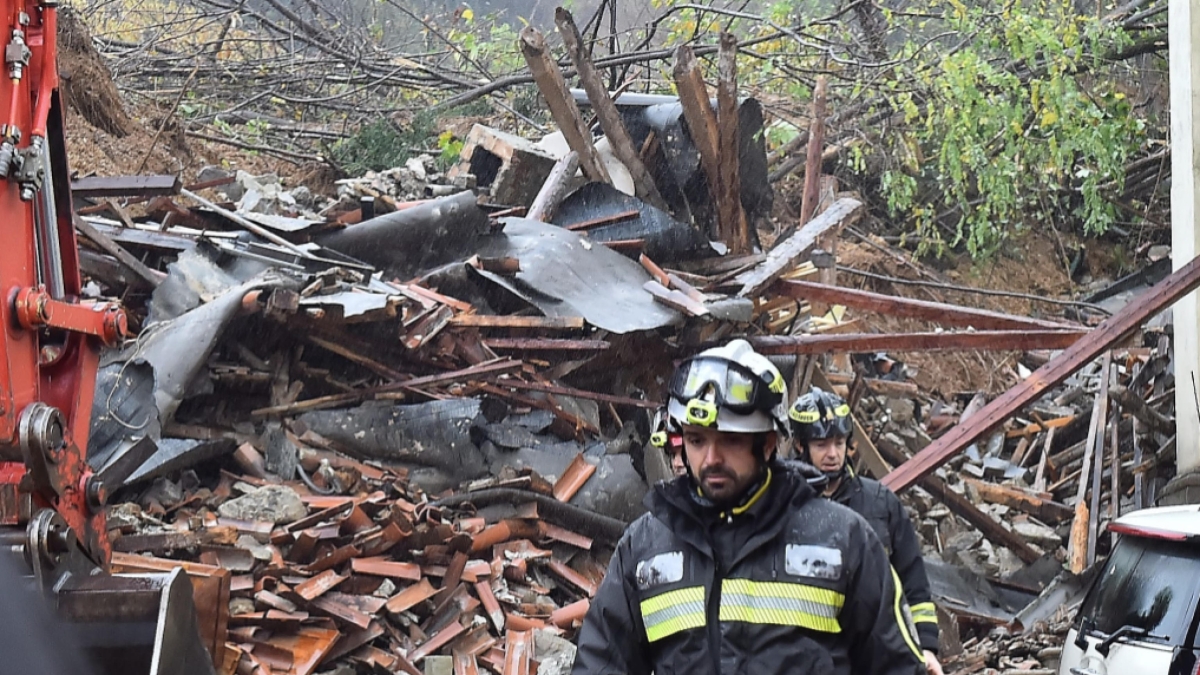 Gorizia, una frana a Cormons travolge 3 case nella notte: morto 32enne, dispersa un'anziana. «Lui ha tentato di salvarla»