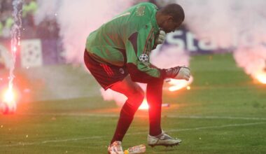 Gestacci, ciabatte, fumogeni in testa e... Sette follie da derby di Milano - La Gazzetta dello Sport