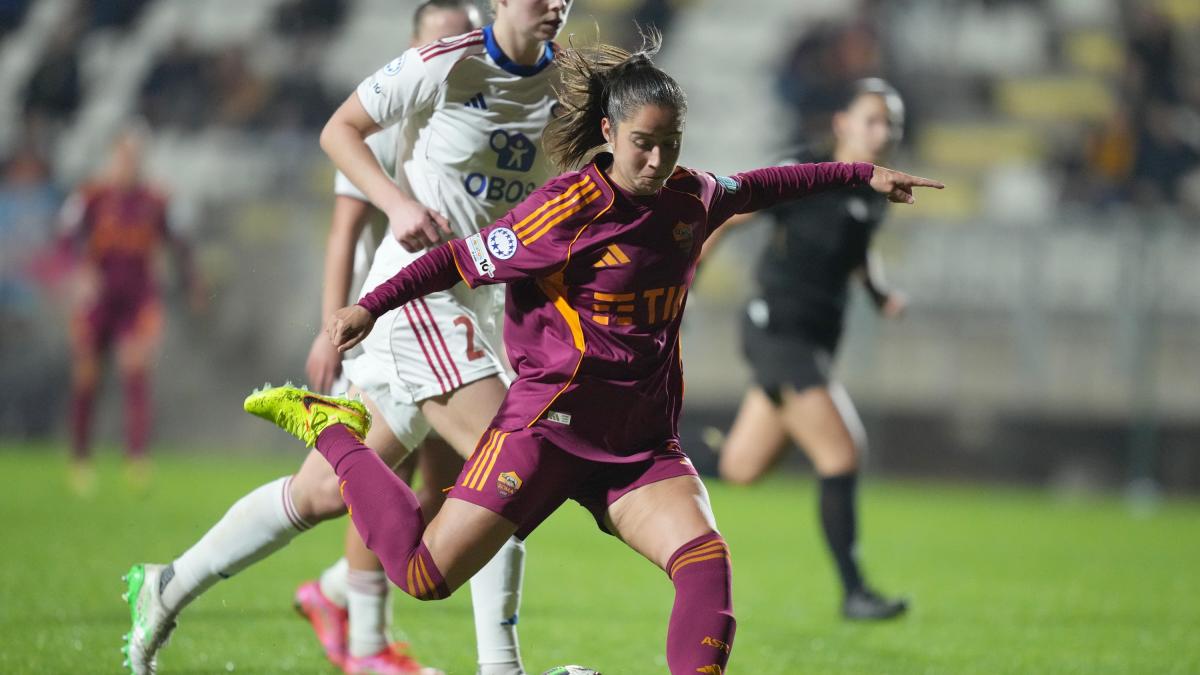 Dragoni: il padre insulta l'allenatore della Roma per l'impiego della figlia