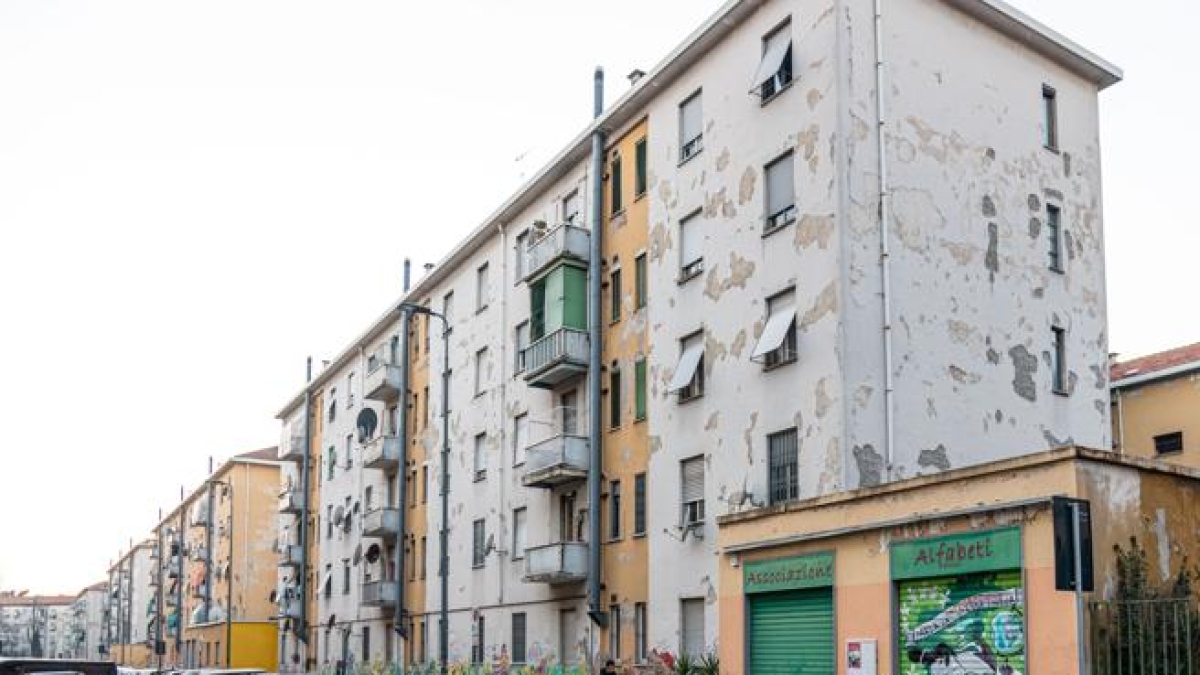 Epidemia di legionella a Milano, le voci dal quartiere: «Abbiamo paura, noi mai ascoltati. L'amministratore ci diceva che l'acqua era ok»