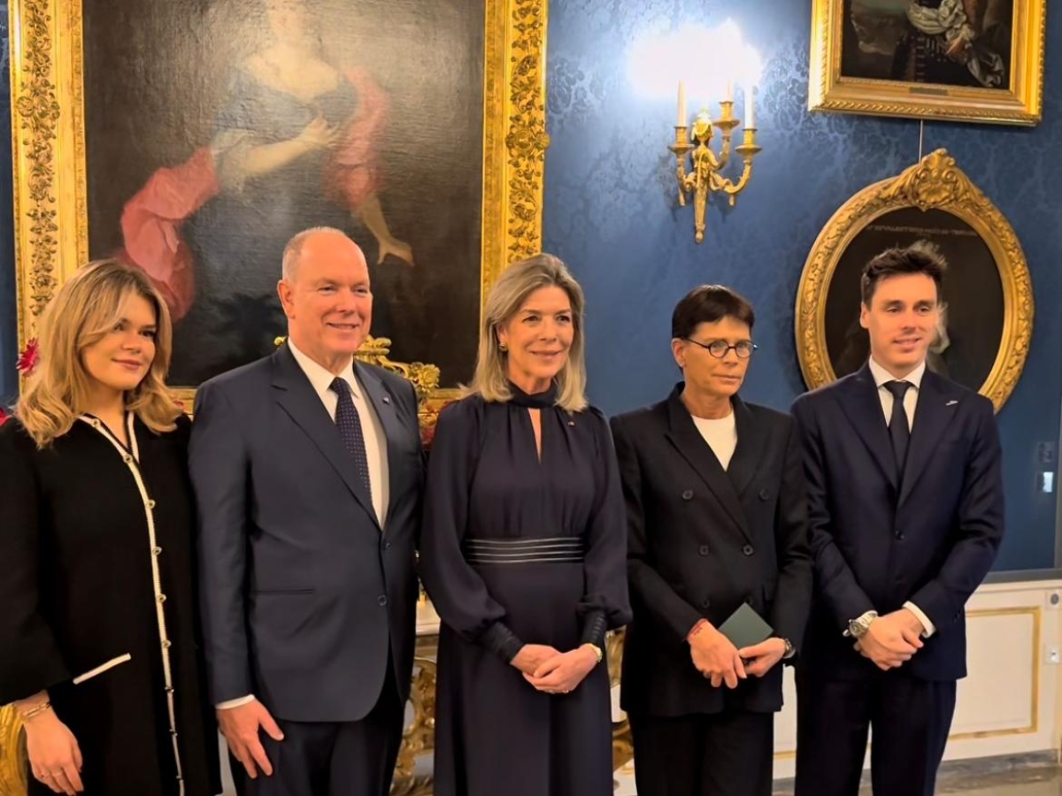 Alberto e Charlène, i principi domani alla Festa Nazionale (e Caroline a Palazzo premia la sorella Stéphanie)