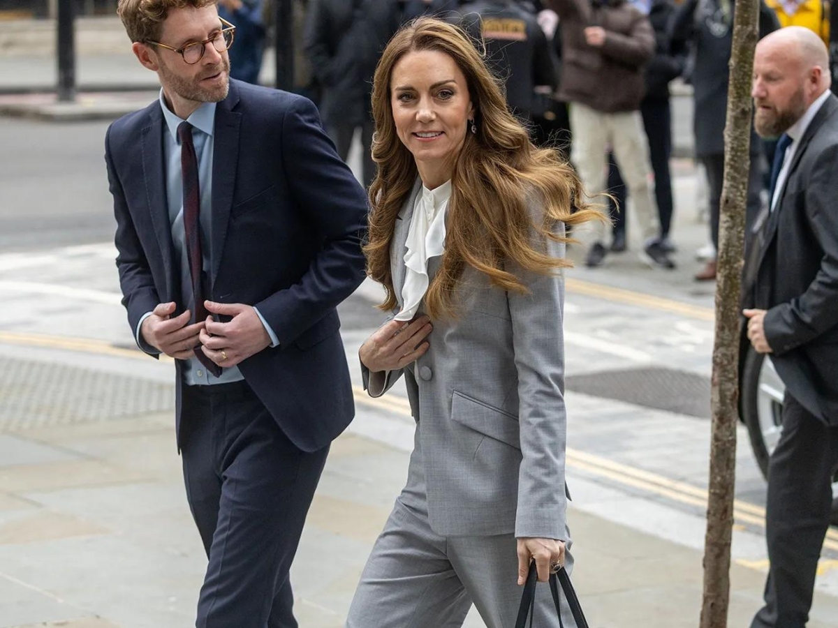 Kate Middleton, primo discorso pubblico dopo la diagnosi di cancro: look formale per parlare di infanzia e bambini