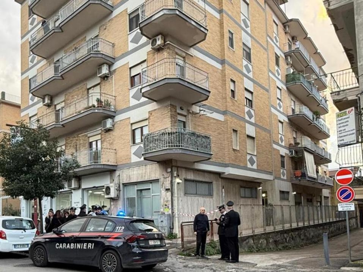 San Paolo Bel Sito, la 23enne Noemi Riccardi uccisa a coltellate dal fratello: il giovane mostra in videochiamata il cadavere alla madre