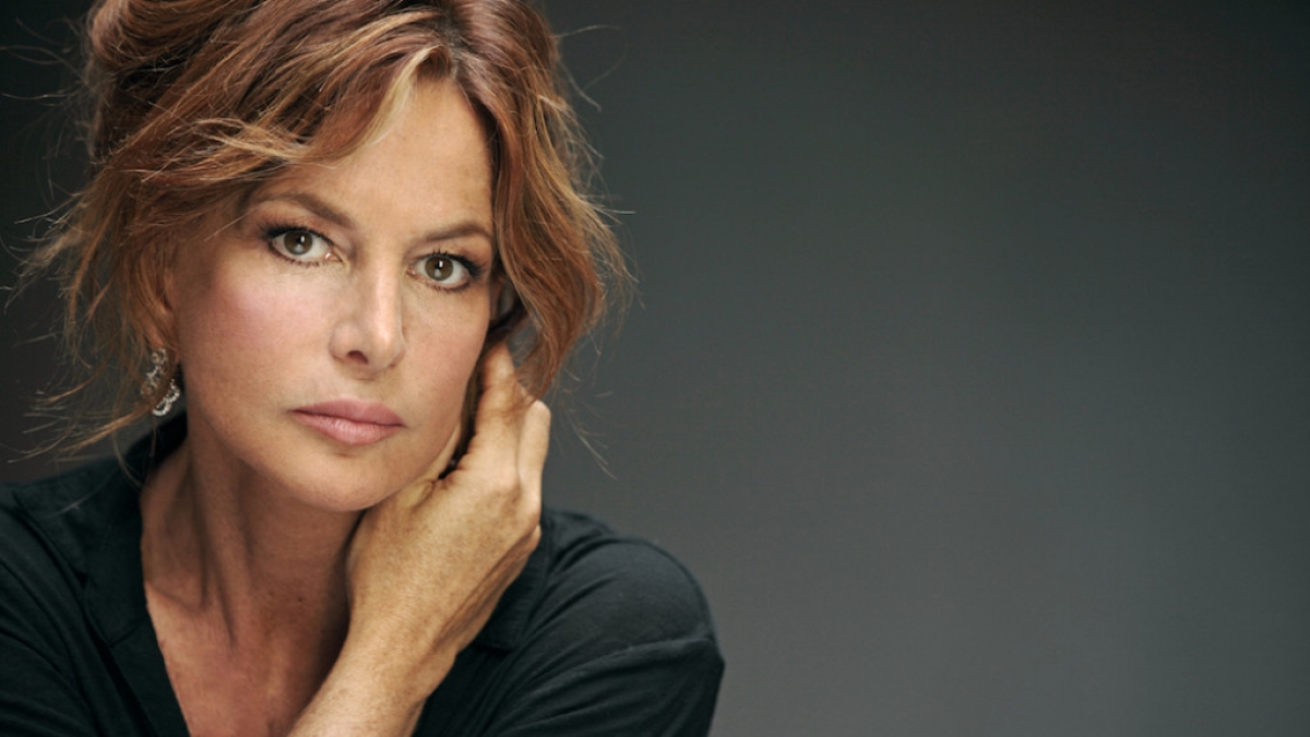 Giuliana De Sio: «In 40 anni di psicoanalisi non ho capito nulla. Invecchio, recitare ora è devastante e vivo nell'ansia. Fagnani? A Belve non deve parlare del mio circoletto»