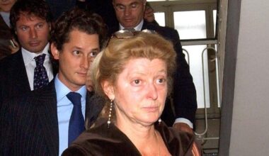 Eredità Agnelli, John Elkann e la madre Margherita in tribunale a Thun. Lei: «È solo una storia penosa e triste»