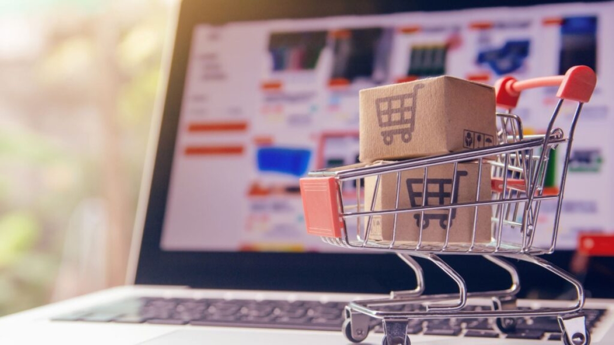 Acquisti online, in Italia è boom: la spesa digitale vale 66 miliardi. E-commerce a +273%, pay-tv triplicata in 10 anni