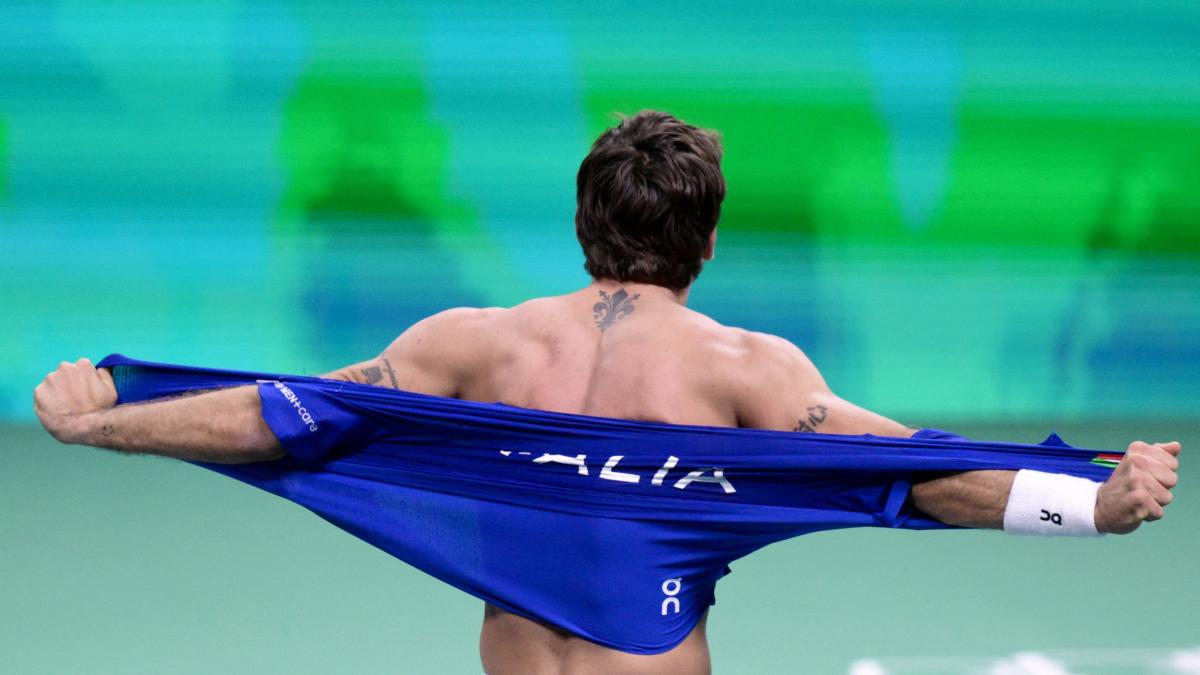 Coppa Davis, Cobolli come il suo idolo: Flavio si è strappato la maglia