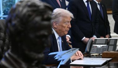 L'ex capo della Cia Leon Panetta: «L’Europa adesso dica che resterà con Kiev, con o senza gli Usa»