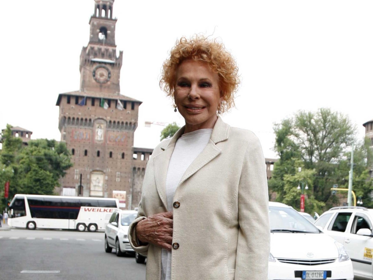 La «geografia milanese» di Ornella Vanoni: il palazzo di Brera che aveva reso famoso, le serate al cinema Anteo e l'amore infinito per il «suo» Piccolo Teatro