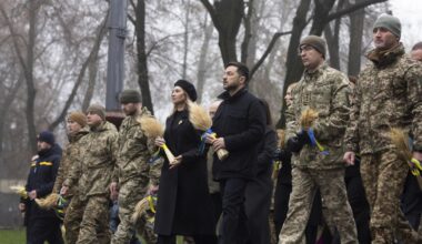 Paura e frustrazione nelle strade di Kiev, le testimonianze: «Ci hanno umiliati e ora ci rubano la vita»