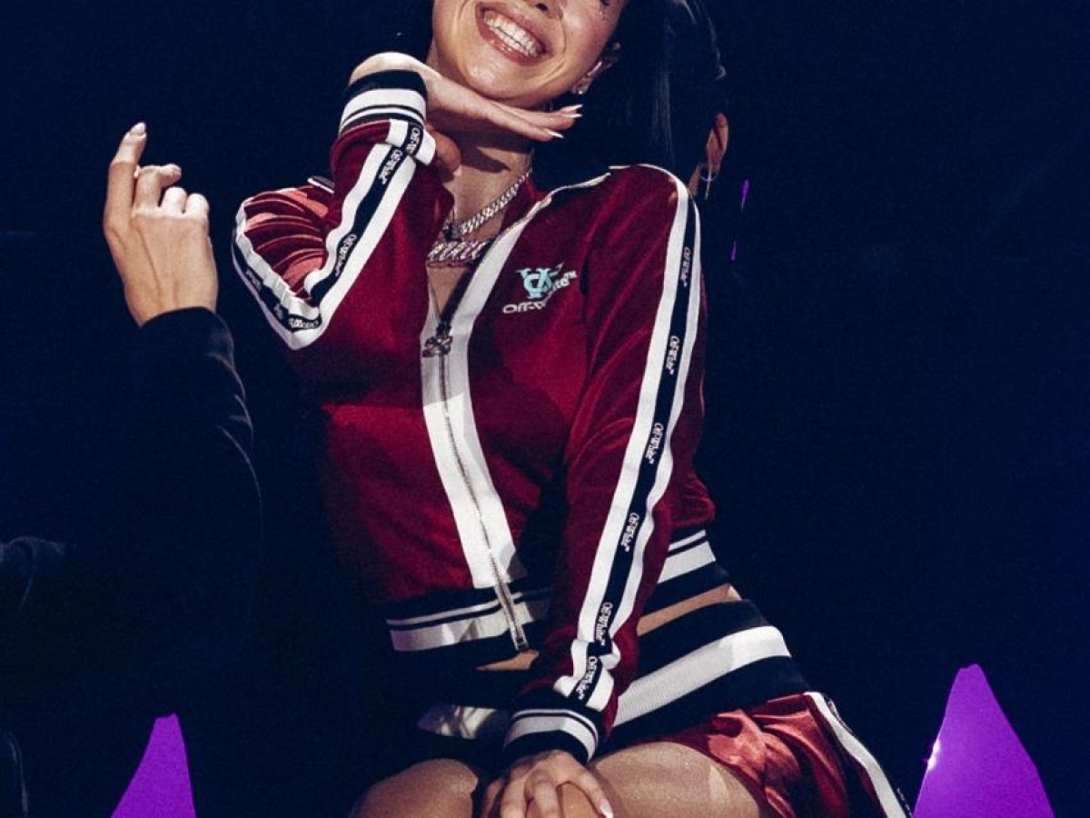 Anna, al via il tour fra glitter, ospiti e commozione