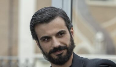 Gianmarco Saurino: «In Call My Agent interpreto finalmente un antagonista. Sono un attore politico, non riesco a ignorare le ingiustizie»