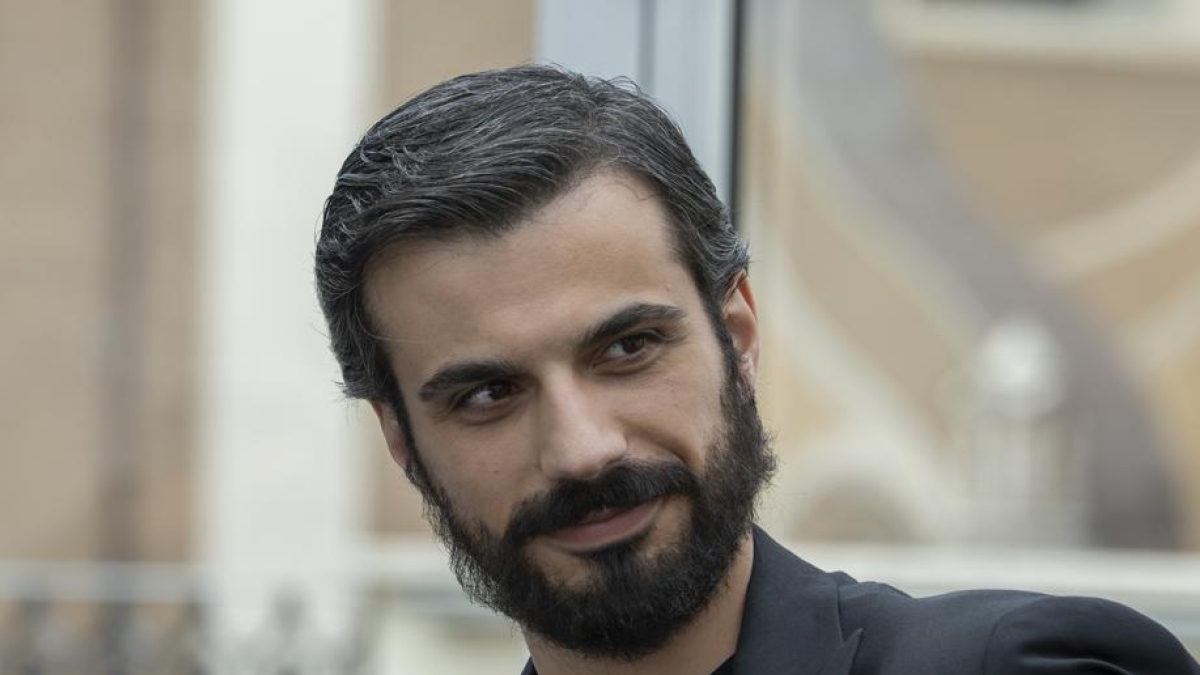 Gianmarco Saurino: «In Call My Agent interpreto finalmente un antagonista. Sono un attore politico, non riesco a ignorare le ingiustizie»