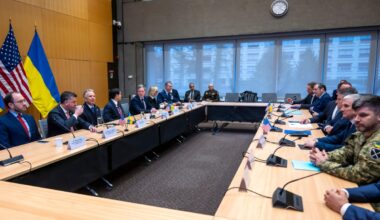 La prima bozza (poi superata) del piano Ue per l'Ucraina: «Cessate il fuoco, trattativa che parte dalla linea di contatto, nessuna riduzione della difesa di Kiev»