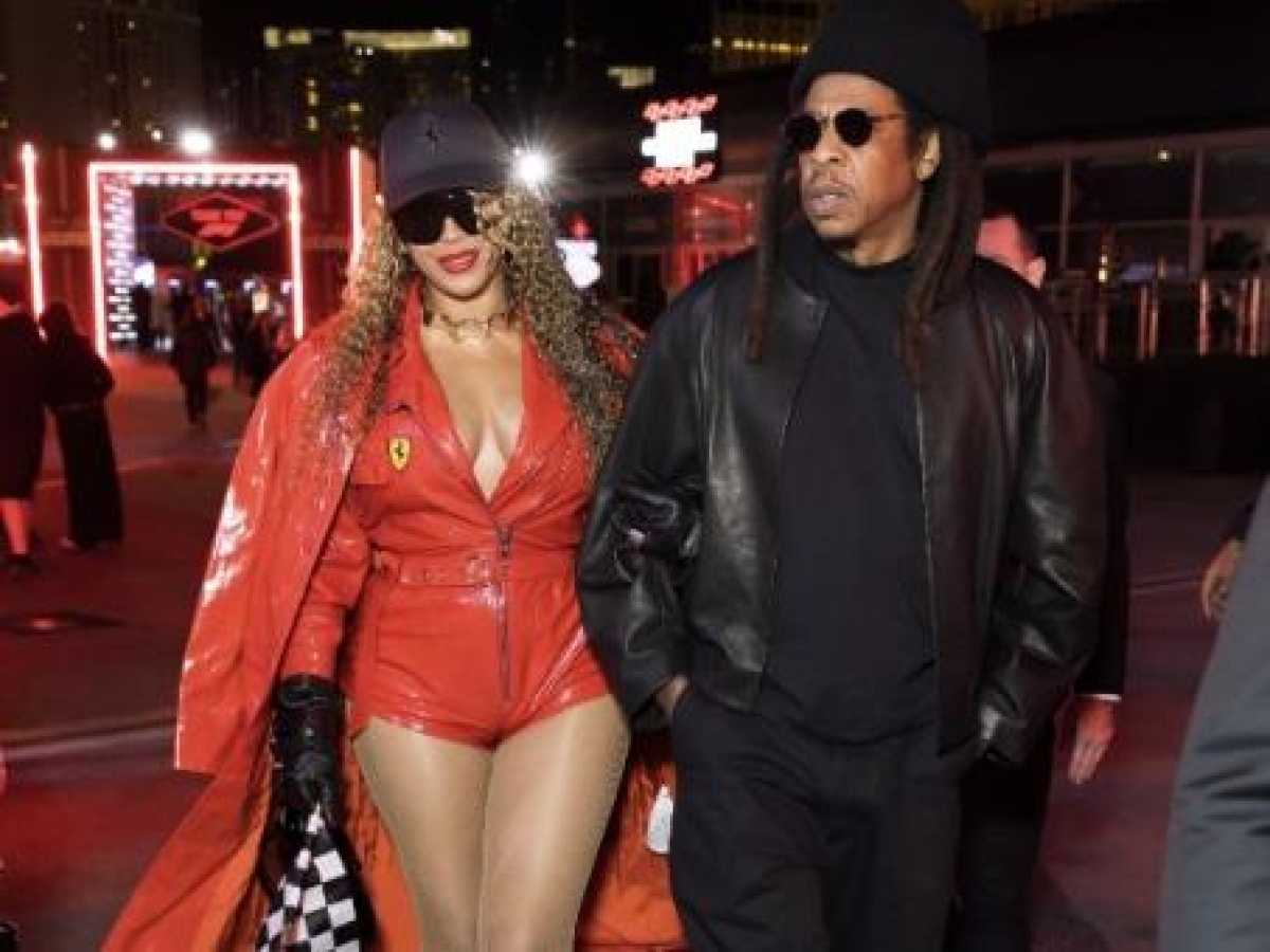 Beyoncé, Ben Affleck e Naomi: la Formula 1 a Las Vegas si trasforma in una sfilata a cielo aperto