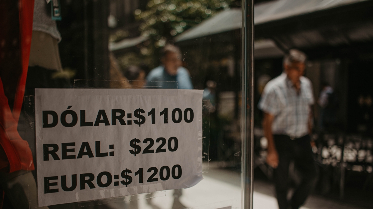 Argentina, sfuma il maxi-piano da 20 miliardi con le banche: cresce la pressione sui conti di Milei