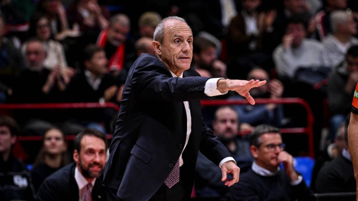 Olimpia Milano, si dimette Messina: la squadra affidata a Poeta
