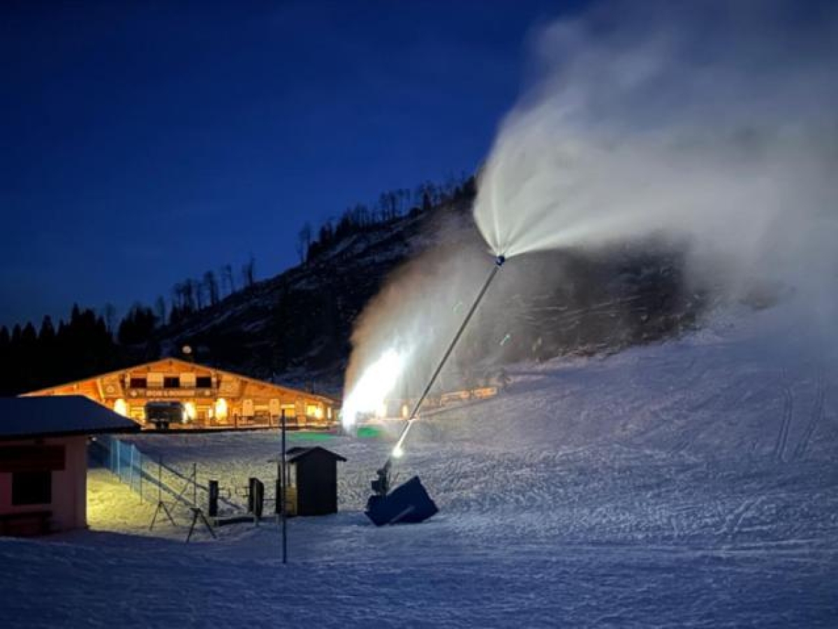 Freddo, precipitazioni e neve artificiale: sull'Altopiano di Asiago la stagione dello sci è pronta al debutto