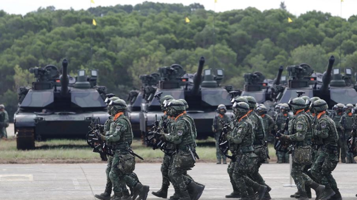 Taiwan teme un attacco della Cina nei prossimi anni, maxi-piano di investimenti in missili e armi