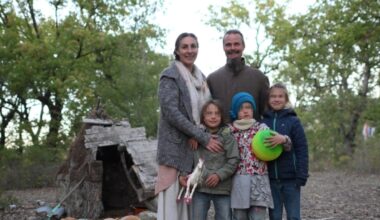 Famiglia nel bosco, cosa dicono i servizi sociali e cosa abbiamo visto noi: il casolare, il riscaldamento, l'igiene, l'home schooling