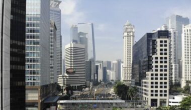 Giacarta supera Tokyo: è la città più popolosa del mondo con 42 milioni di abitanti. Ma la megalopoli sta affondando