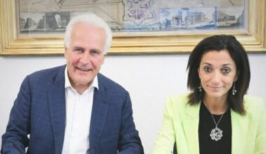 Nuovi dettagli sul «guaio» della patente ritirata a Cristina Manetti: Giani la raggiunse dopo la multa e poi l'accompagnò in Prefettura