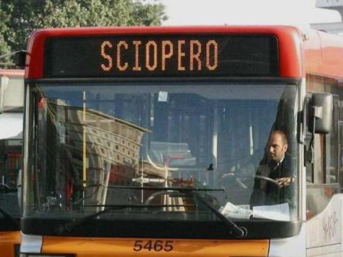 Sciopero generale 28 novembre 2025: disagi per treni e aerei, stop a scuola e giornali. Gli orari e le fasce garantite