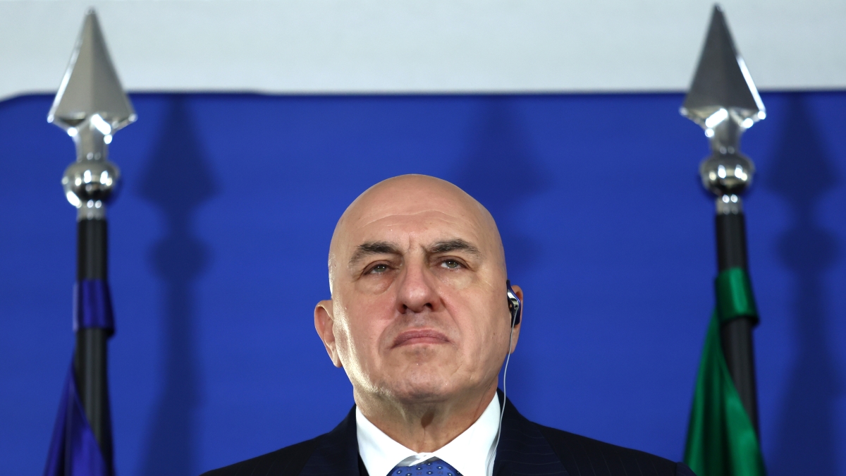 Guido Crosetto prepara una legge per la «leva militare volontaria»: «Serve una riserva di 10 mila uomini per le crisi»