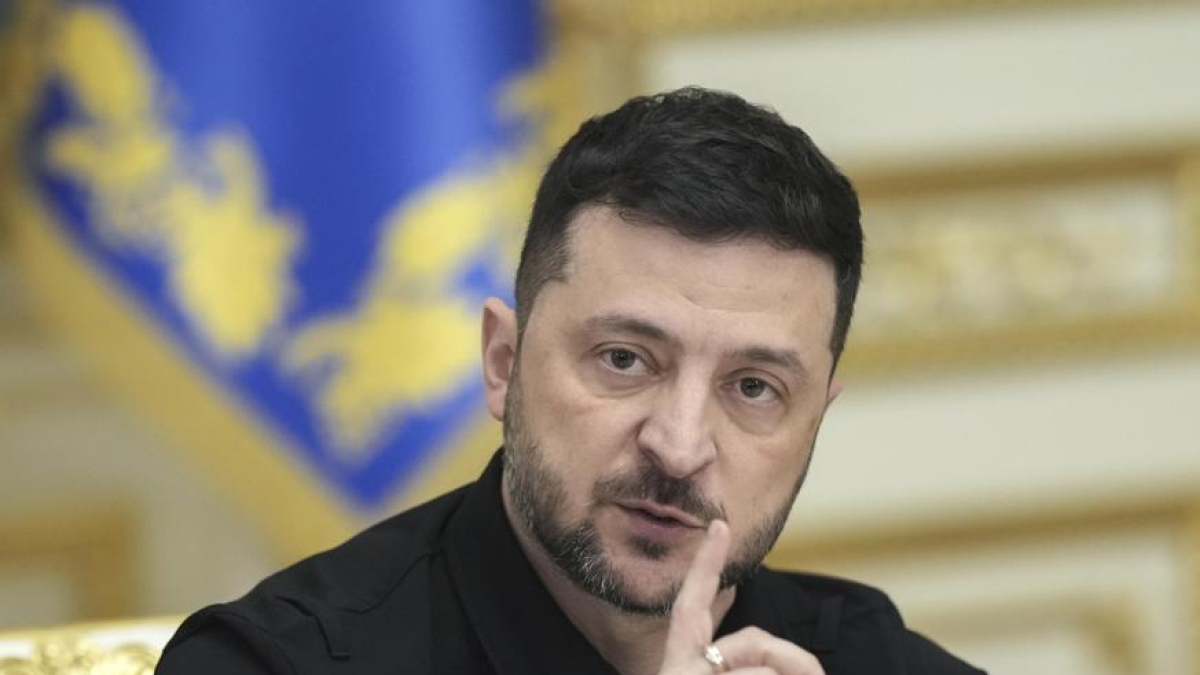 Zelensky scosso dagli scandali: è l'ora della verità. E adesso cambierà la strategia al fronte contro la Russia
