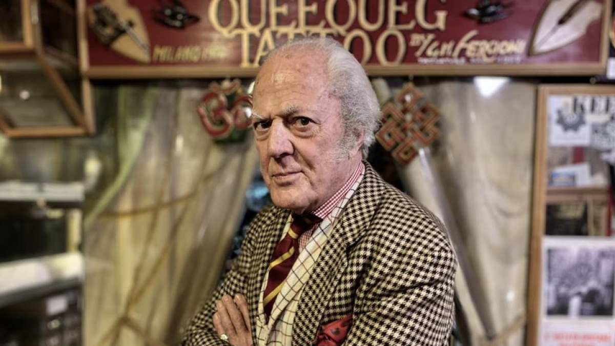 Maurizio Fercioni è morto a Milano: il fondatore del Teatro Franco Parenti e storico tatuatore aveva 80 anni