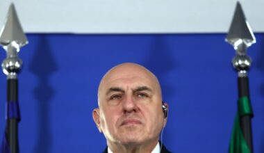 Leva militare, che cosa dice la legge che sta preparando Crosetto: riserva di 10 mila volontari per guerre, calamità, crisi