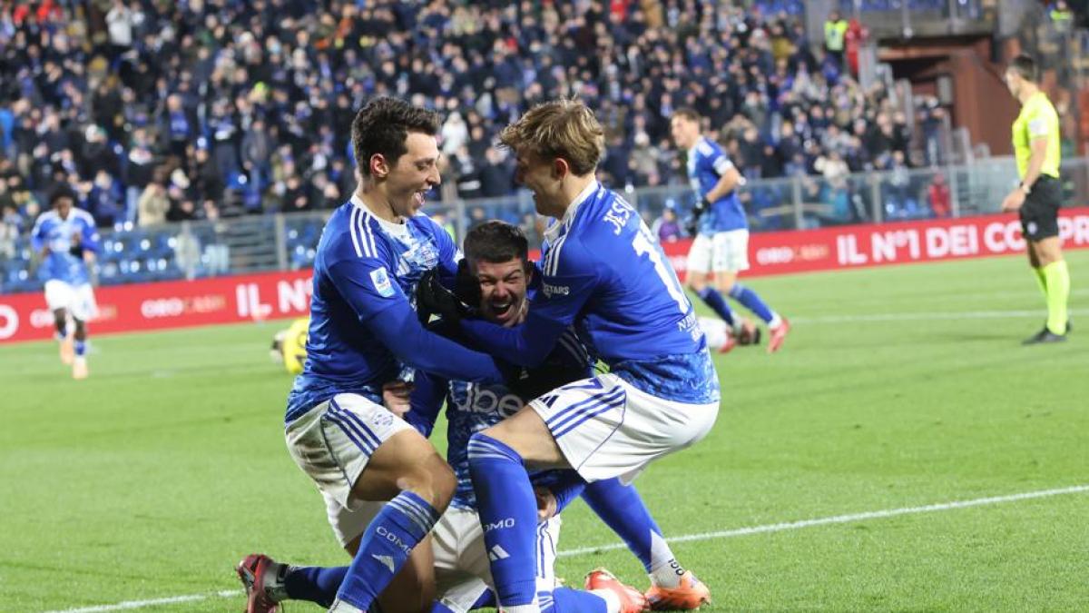 Como-Sassuolo 2-0: gol di Douvikas e Alberto Moreno