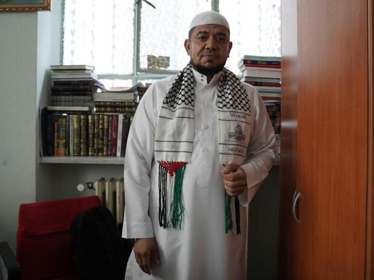 Chi è l'imam di Torino Mohamed Shanin che rischia l'espulsione. Dal contrasto allo spaccio nel quartiere alle frasi sul 7 ottobre