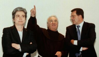 Padre Eligio morto, addio al frate d'assalto che salvava i drogati e ha fondato «Telefono amico». I Ray-Ban e l'amicizia con Rivera