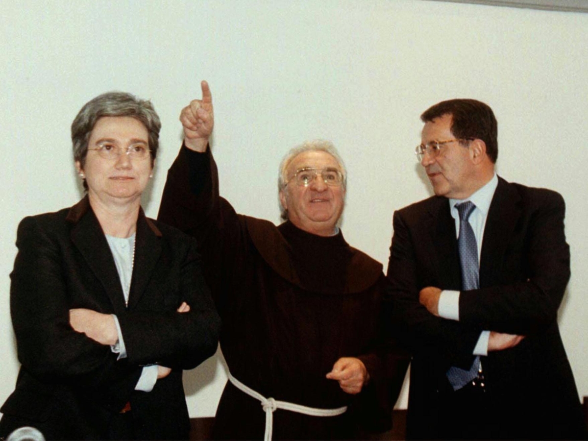 Padre Eligio morto, addio al frate d'assalto che salvava i drogati e ha fondato «Telefono amico». I Ray-Ban e l'amicizia con Rivera