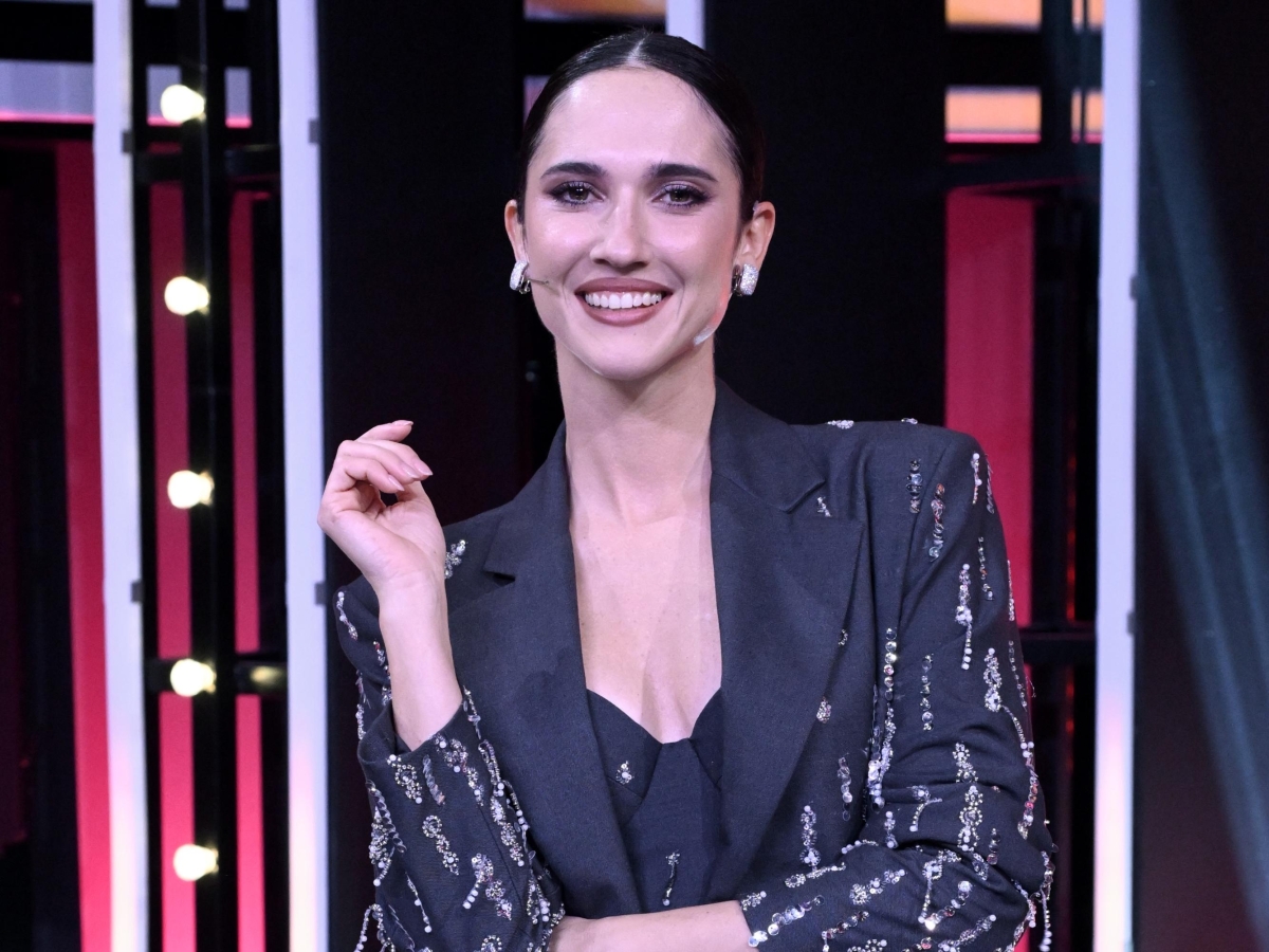 Lodovica Comello: «Con la musica mi sono scottata, ora cerco la leggerezza della comicità»