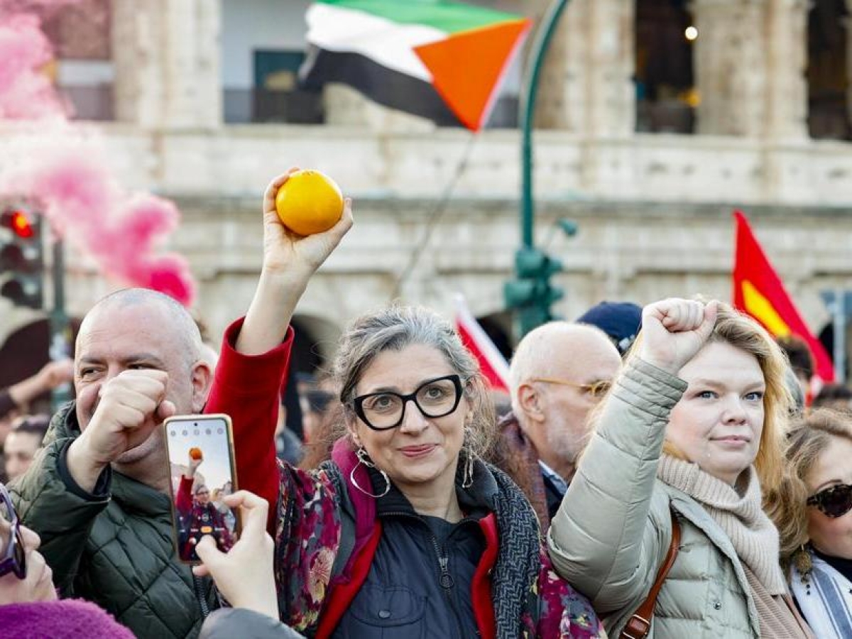 Attacco a La Stampa, le parole di Francesca Albanese e la nuova polemica: «Condanno l'aggressione, ma sia un monito per i giornalisti»