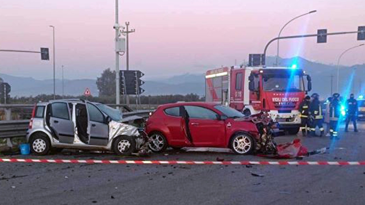 Calabria, incidente sulla statale Jonica: morti due ventenni