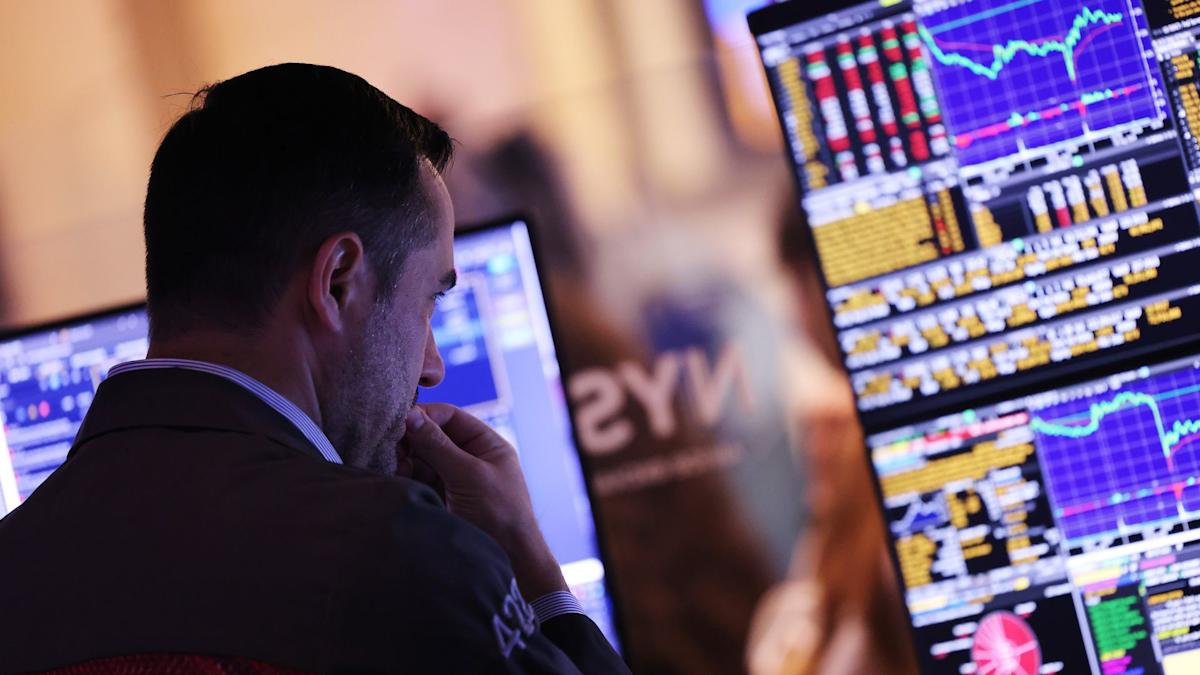 Alert bolla AI ed enigma Fed, Wall Street trema prima di Nvidia e dati Usa. Bitcoin in picchiata