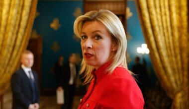 «L'Italia cadrà se continuerà a finanziare l'Ucraina». La Farnesina convoca l'ambasciatore