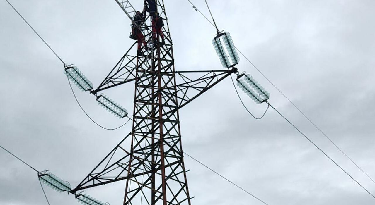 Frattamaggiore, addio vecchi tralicci, parte il programma per la demolizione