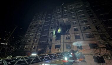 i russi sono sul punto di prendere Pokrorvsk. Raid aereo su Dnipro, un morto e 11 feriti