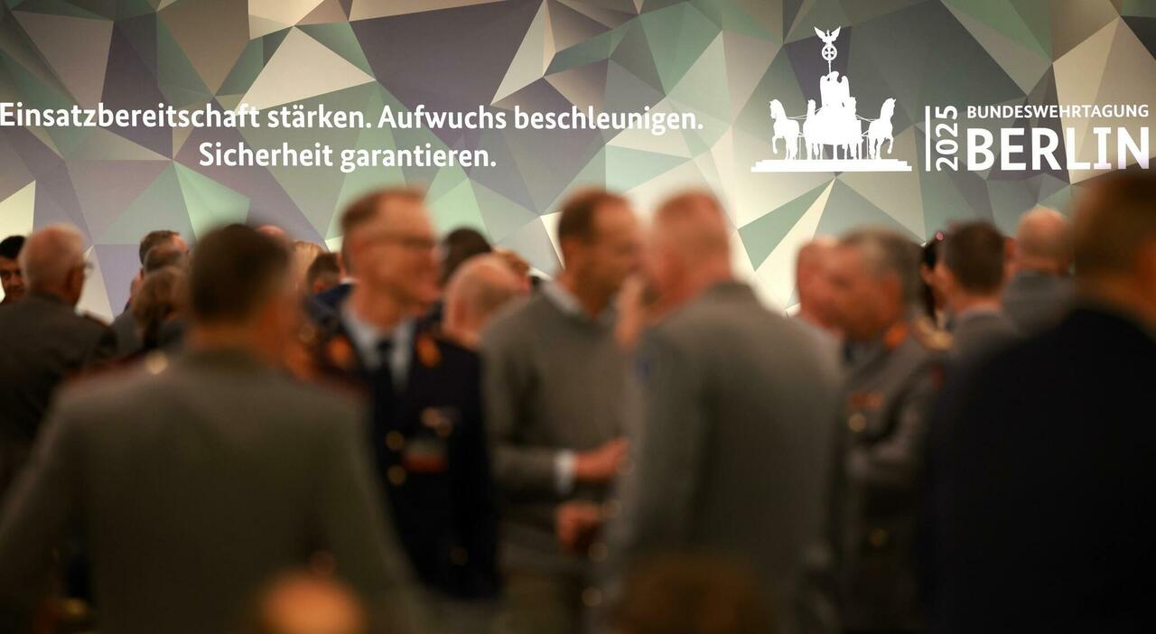 «Siamo nel mirino della Russia, serviranno 800mila soldati da vari paesi Nato»