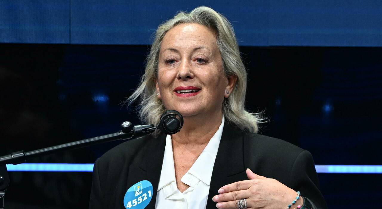 Carolyn Smith: «Ieri sono stata malissimo per le sedute di radioterapia. Con Re Carlo abbiamo parlato dei nostri tumori» - Il Messaggero