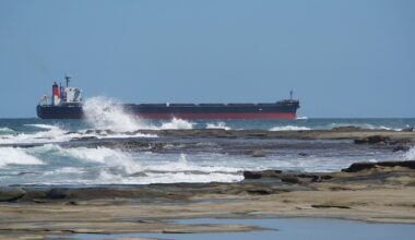 Russia, un miliardo di barili di petrolio bloccati in mare. E ora la Lukoil rischia il collasso