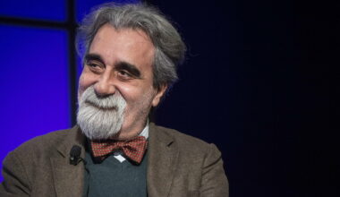 «Potrei tagliarmi la barba per le mie bisnipotine, mia moglie non mi conosce senza. Ho i polmoni compromessi dall'amianto»