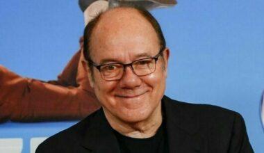 Carlo Verdone compie 75 anni, i figli, la passione per la medicina e la morte della mamma: «Era la persona più buona del mondo, le devo... - Leggo.it