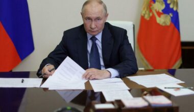 Mosca bombarda Belgorod, dentri i confini russi. Le intercettazioni. «Droni sono volati sul parcheggio»