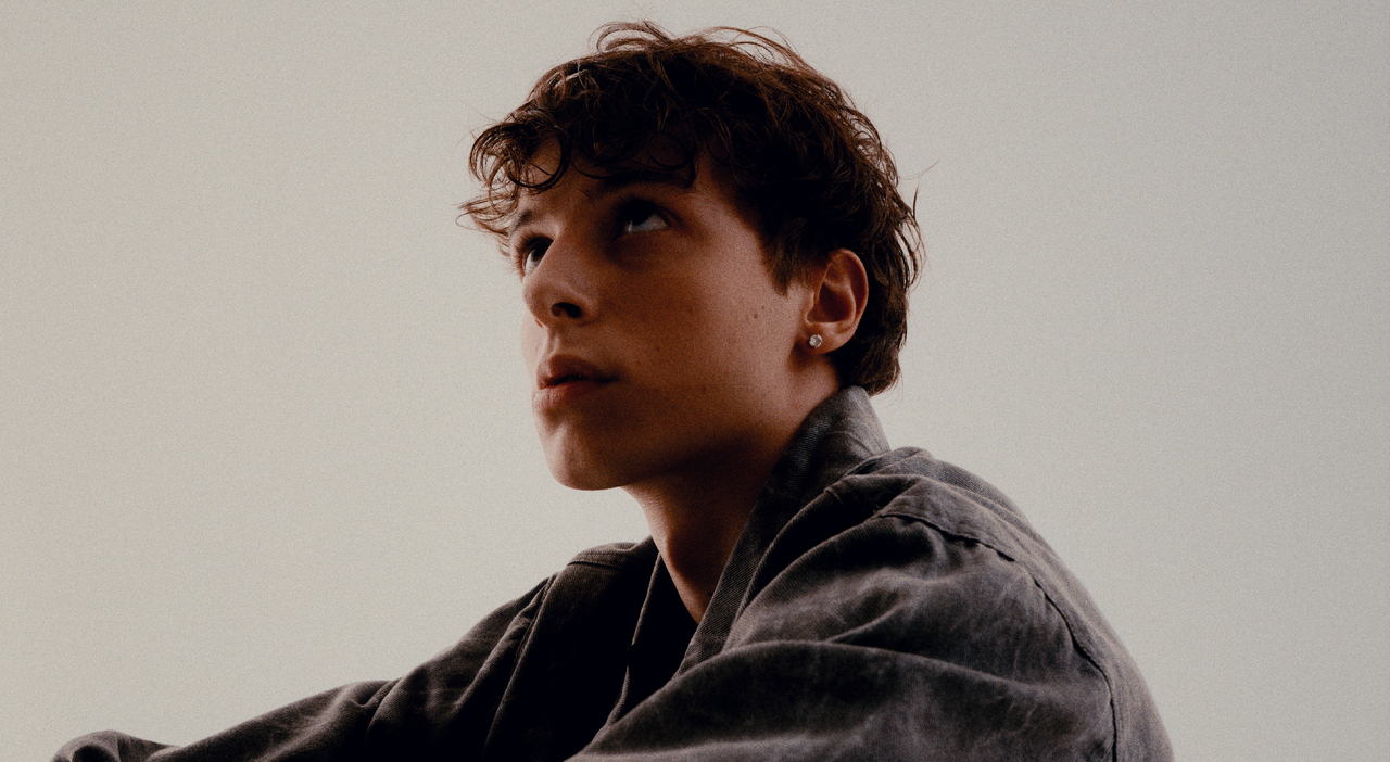 Tatuaggi di Tomasi, testo e significato: una lettera impressa sulla pelle - Il Messaggero